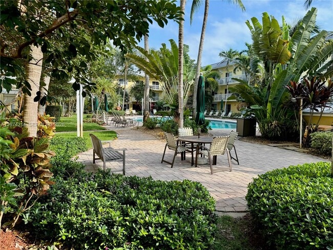 Building Photo - 151 NE 16th Ave