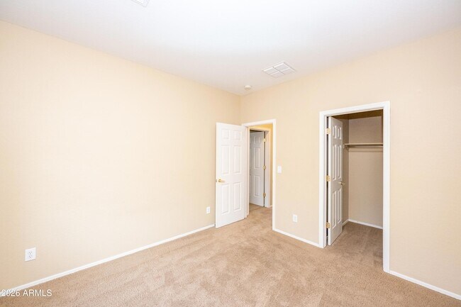 Building Photo - 2023 W Shackleton Dr