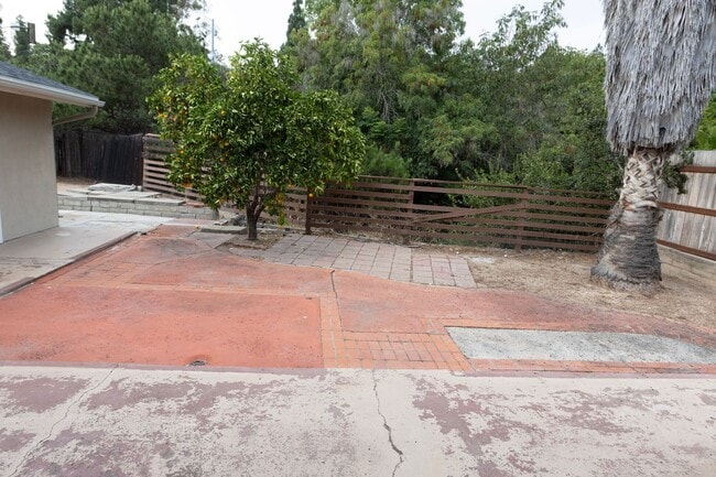 Building Photo - 5222 Countryside Dr