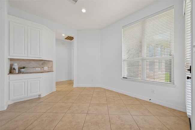 Building Photo - 27510 Villa Mountain Ct
