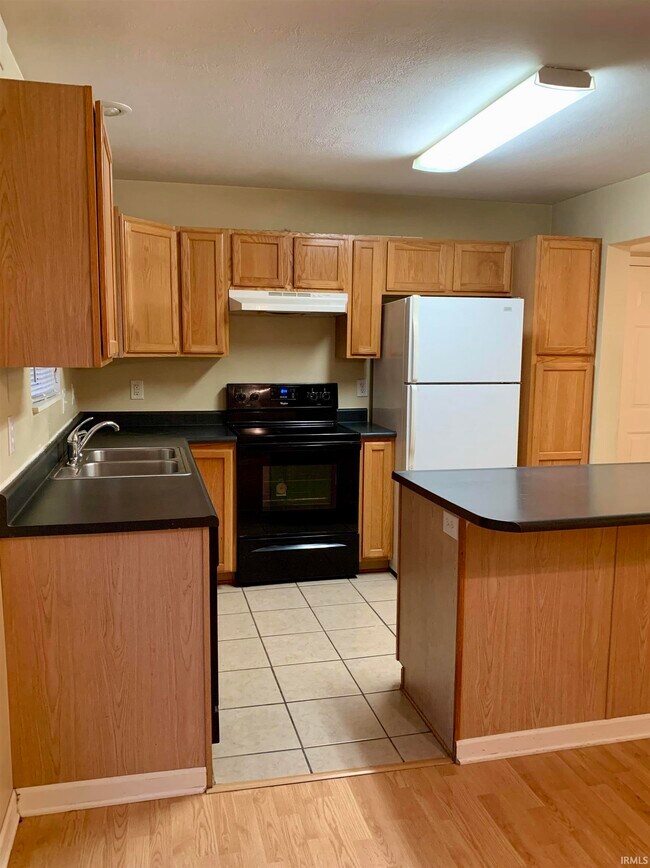 Building Photo - 3882 Claybridge Dr