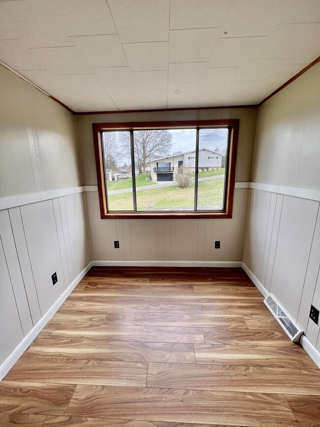 Building Photo - 516 Kensington Ave