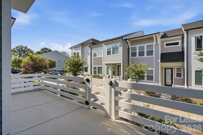 Building Photo - 615 Myrick Aly