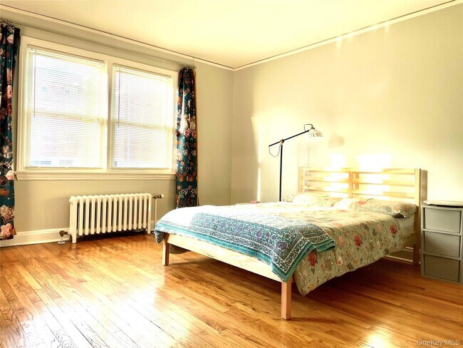 Building Photo - 5 Laurel St