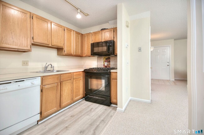 Building Photo - 23 Glenrock