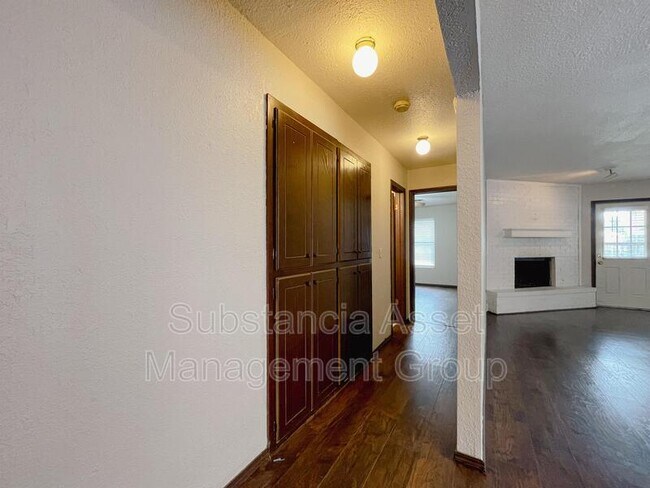 Building Photo - 1318 Pennington Ave