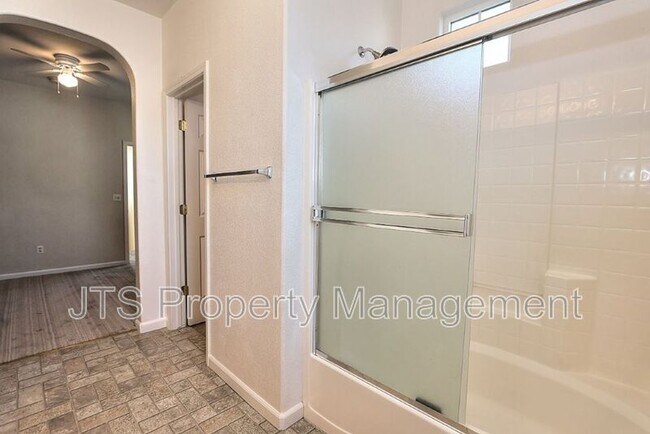 Building Photo - 506 Navigator Dr
