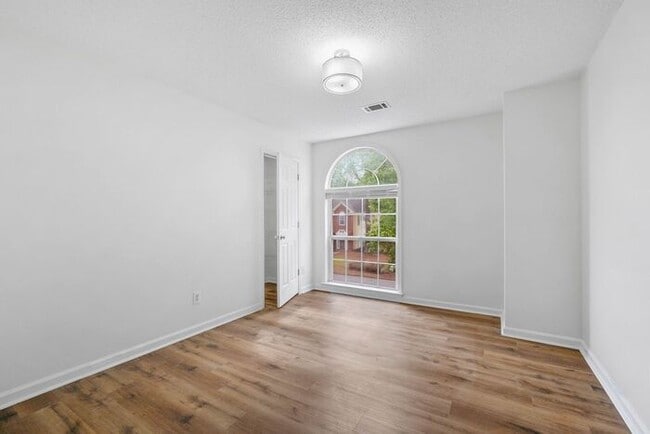 Building Photo - 5840 Haterleigh Dr