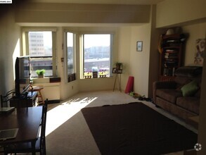 Building Photo - Spacious and convenient east-facing 1Bd 1...