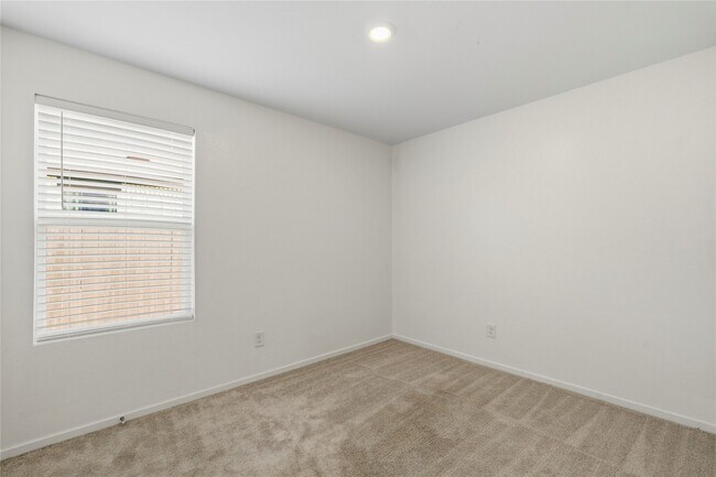 Building Photo - 9323 Speckled Trout Dr