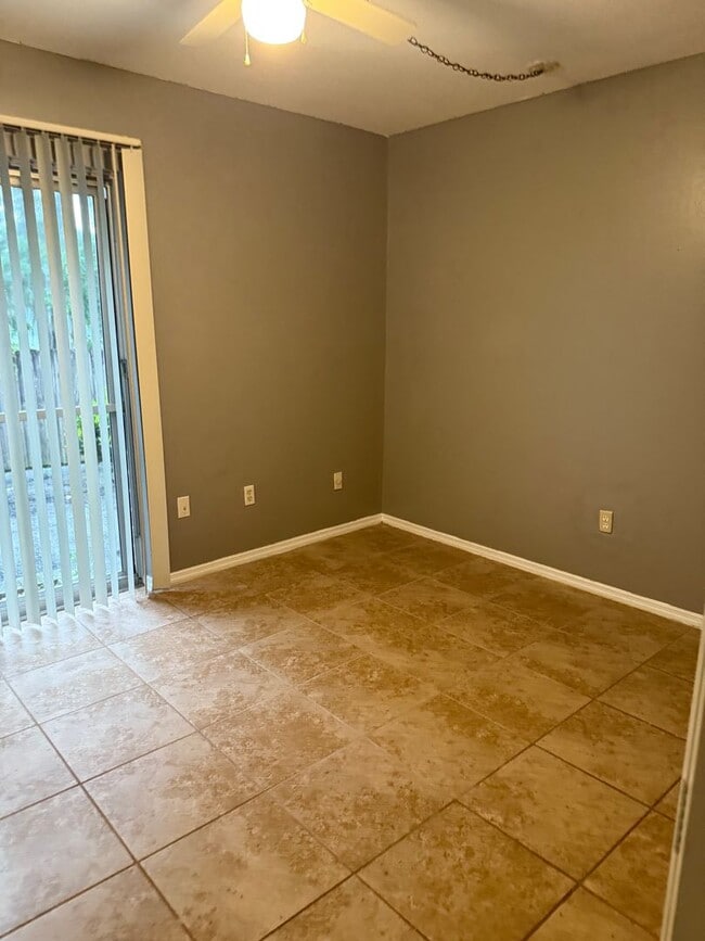 Building Photo - LEASE NOW AND ENJOY 50% OFF 2ND MONTH! 1 Bd/1 Ba near UF- Apartment for Rent