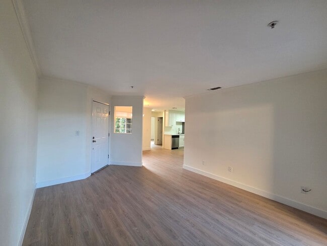 Building Photo - Large 2 Bedroom, 2 Bath Condo in San Ramon