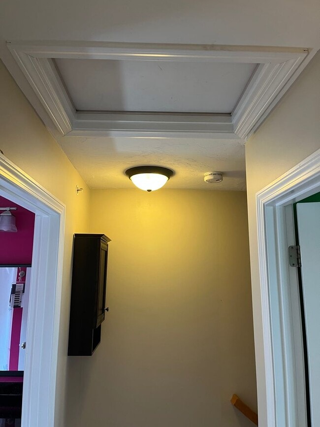 Building Photo - Modern 2Br-1.5Ba Townhouse in East Weymouth