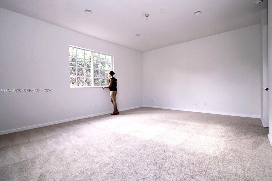 Building Photo - 2844 SW 81st Ter