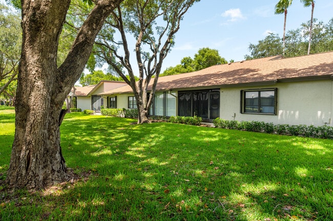 Building Photo - 18615 Breezy Palm Way