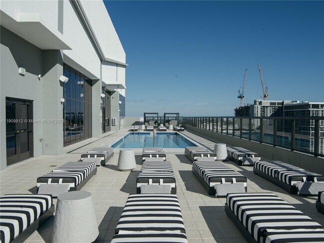 Building Photo - 307 SW 5th St