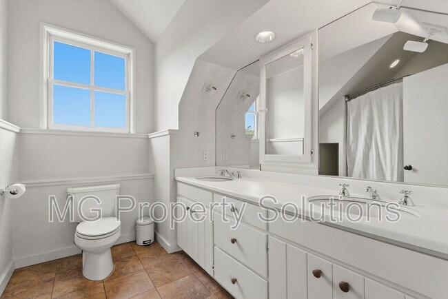 Building Photo - 5151 Nicasio Valley Rd