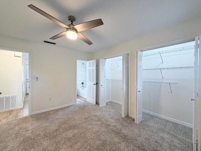 Building Photo - Available Now | Move-In Ready Rental in SE Ocala/Silversprings Shores
