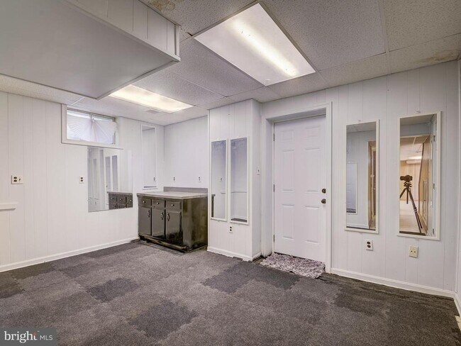 Building Photo - 13907 Concord Ave