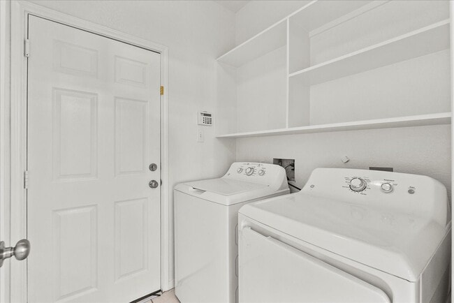 Building Photo - 3421 Norma Ln