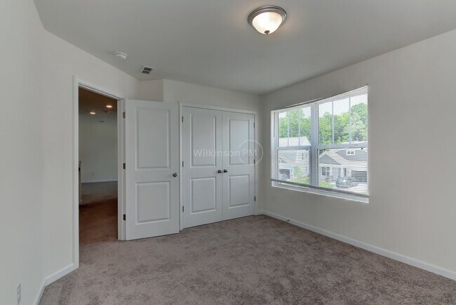 Building Photo - 5 BR/3 BTH Home in Selwyn Landing
