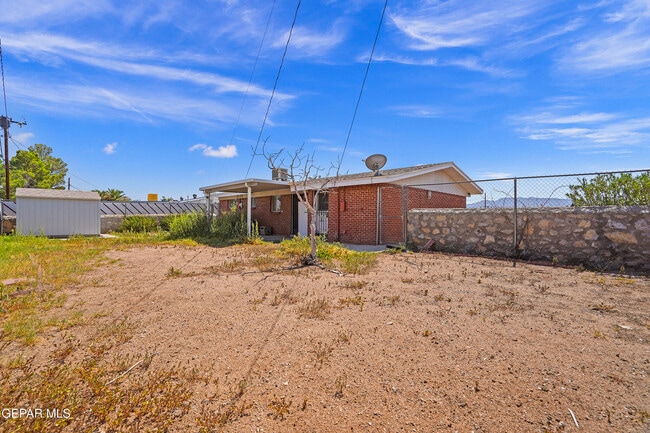 Building Photo - 9532 Waverly Dr