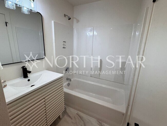 Building Photo - Remodeled Single Level Living.