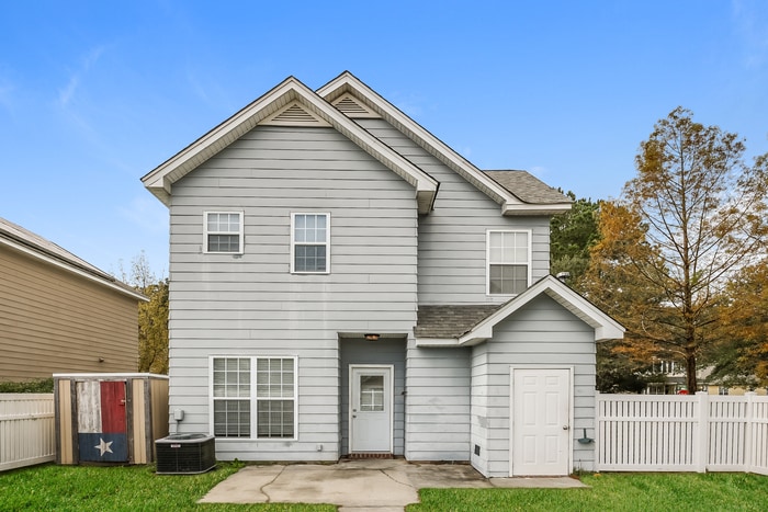 Building Photo - 301 Pimpernel St