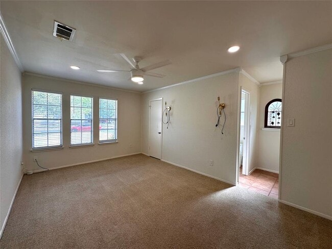 Building Photo - 2711 Wilcrest Dr