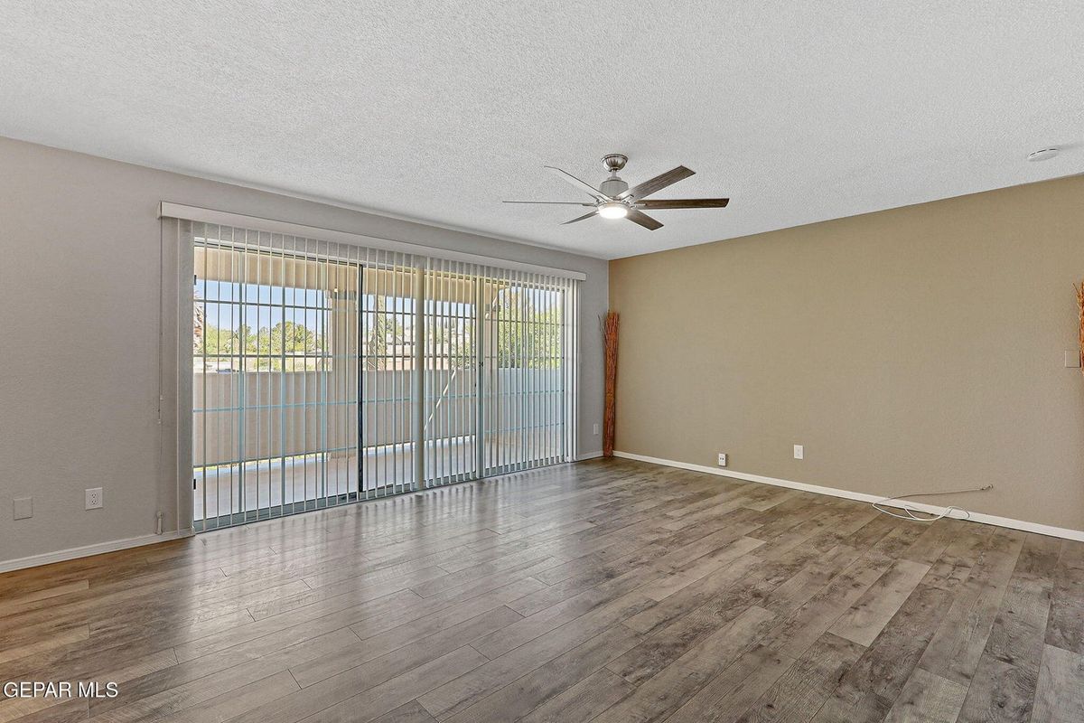 Building Photo - 6264 Escondido Dr