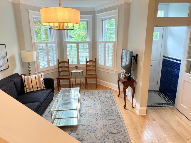 Building Photo - SPACIOUS 3 BED BROWNSTONE with PARKING, YARD and 2 DECKS!