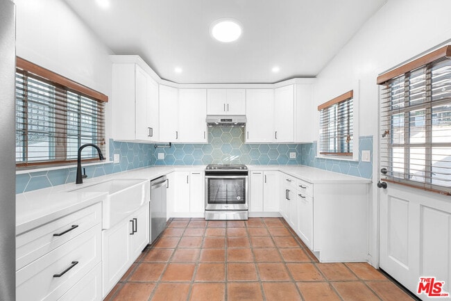 Building Photo - 739 Isabel St