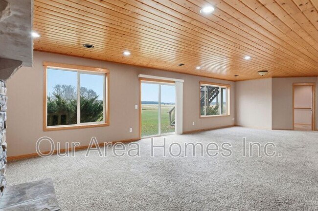 Building Photo - 1778 Klondike Dr NE