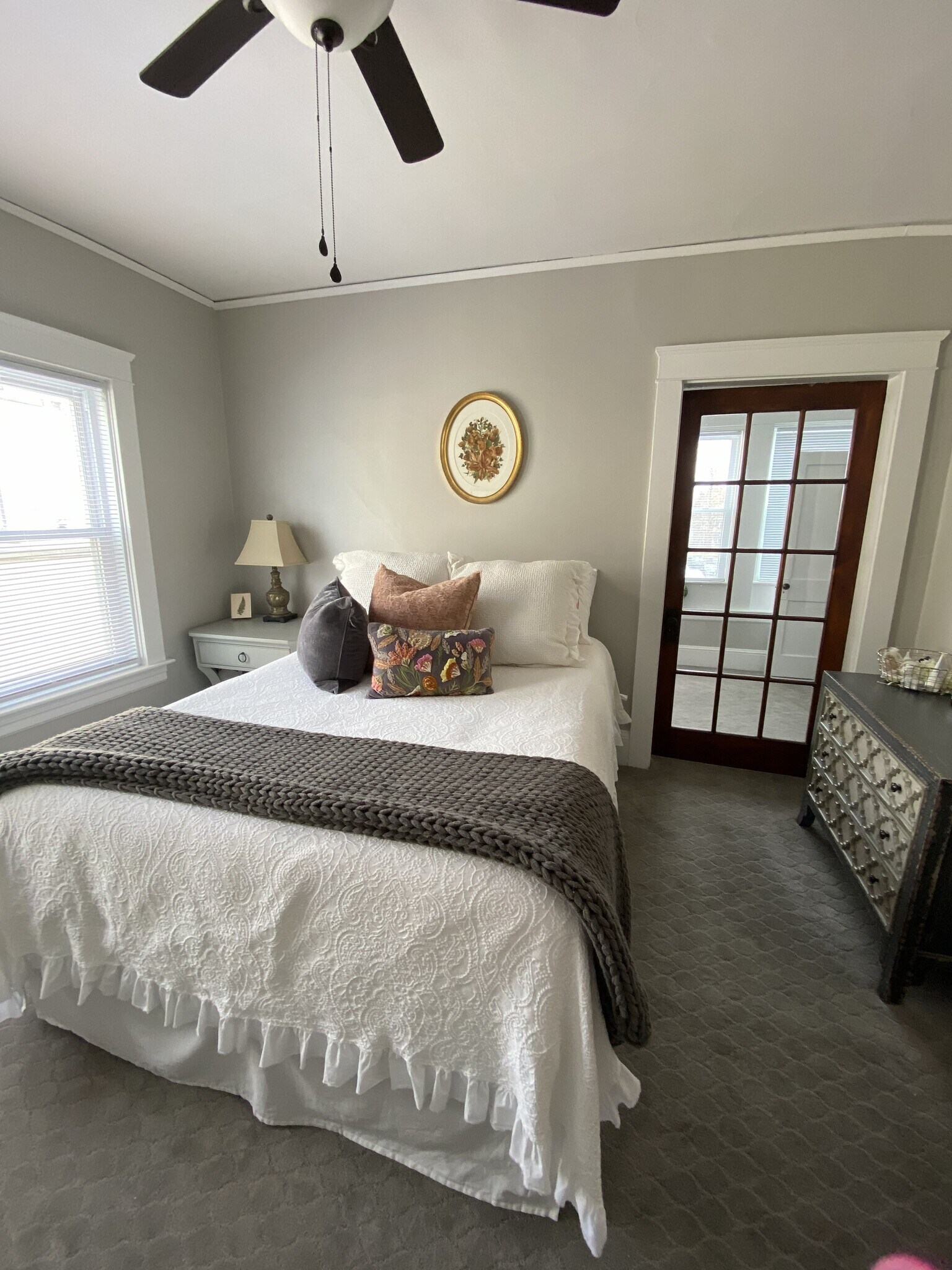 Building Photo - 281 N Main St