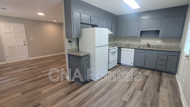 Building Photo - 838 Wilson Cir SW
