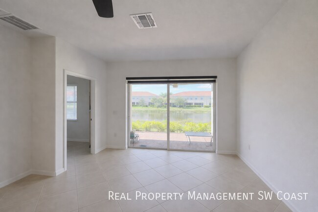 Building Photo - 2555 Vine Ave