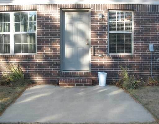 Building Photo - 2155 Skyler Dr