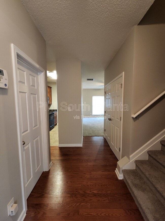 Building Photo - 176 Shenandoah Dr