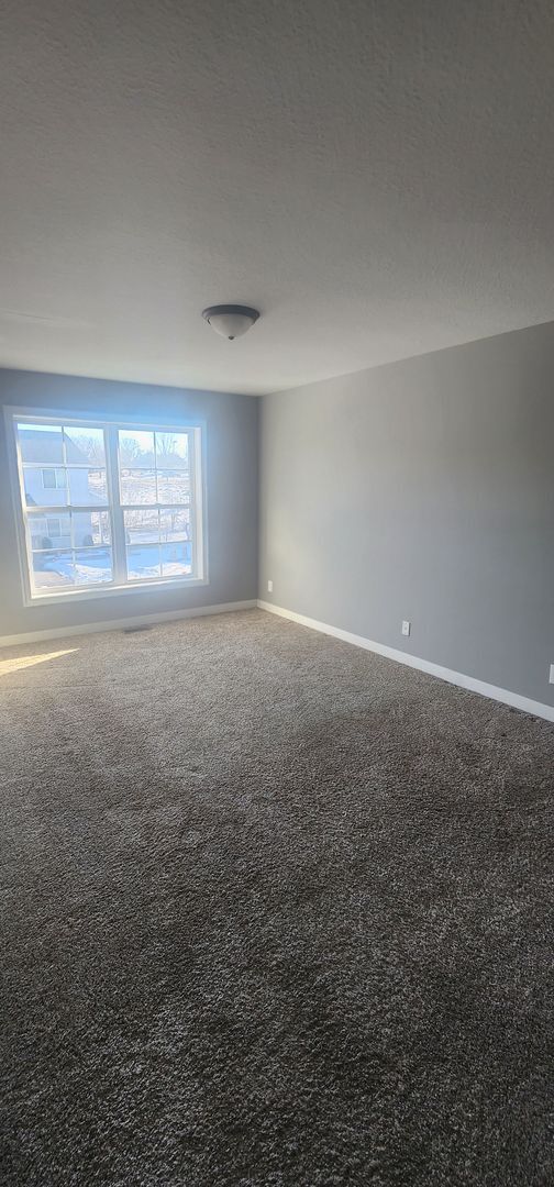 Building Photo - Beautiful 3 Bed Town Home for Rent