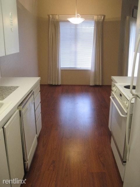 Building Photo - 2 br, 1.5 bath Condo - 5565 E Evergreen Blvd
