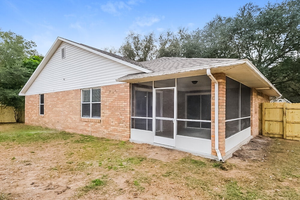 Building Photo - 807 Greenbelt Cir