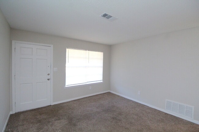 Building Photo - Updated 2BR/1BA Duplex Off 9 Mile Rd | All Tile Flooring | Pet-Friendly | Immediate Move-In