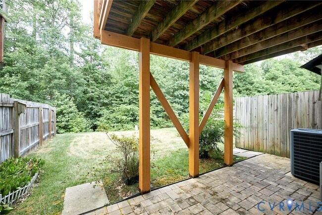 Building Photo - 315 Kingscote Ln