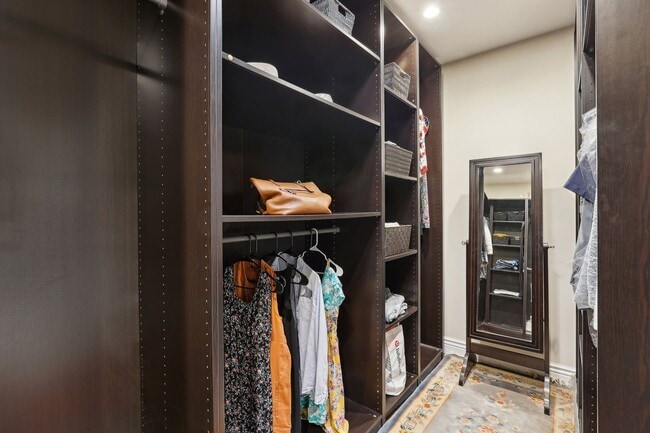 Building Photo - Single-Level Three-Bedroom Retreat in Napa...