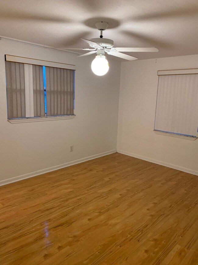 Building Photo - Available NOW ! - Single Family House in Orlando