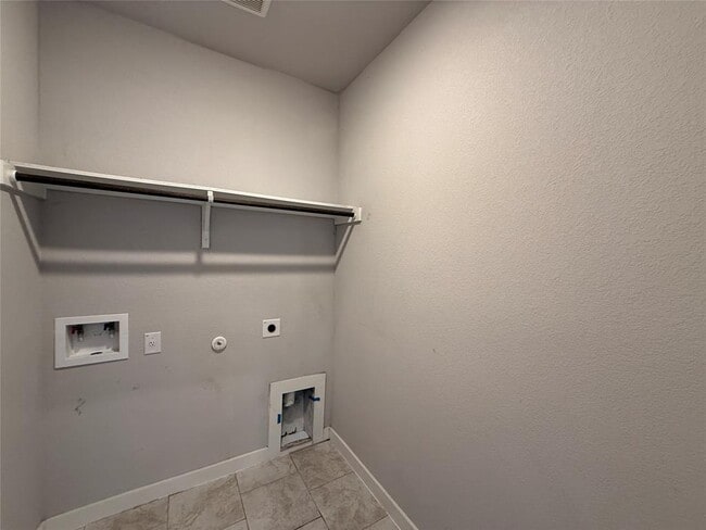 Building Photo - 18300 Emu Ln