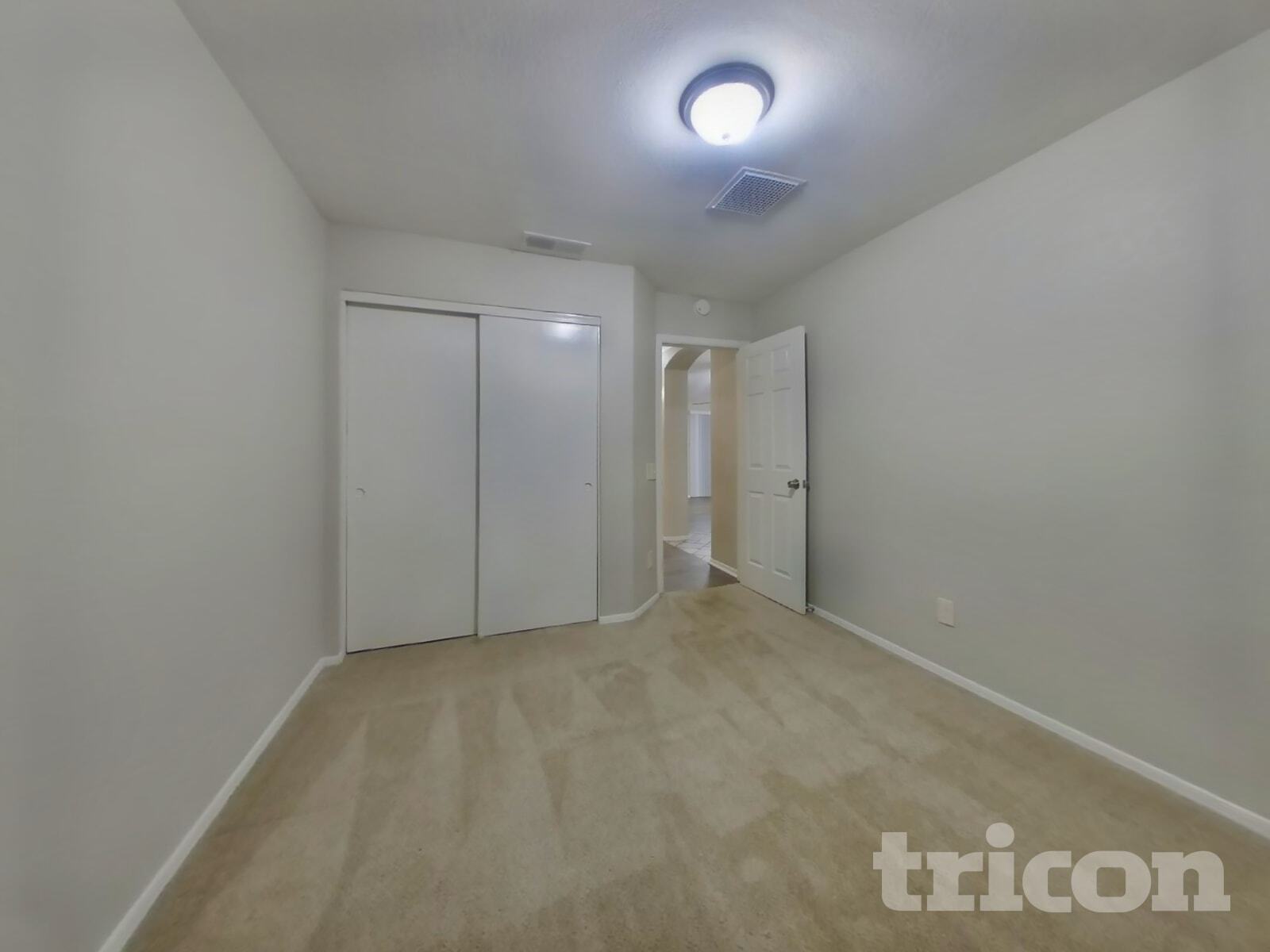 Building Photo - 8621 W Willow Ave