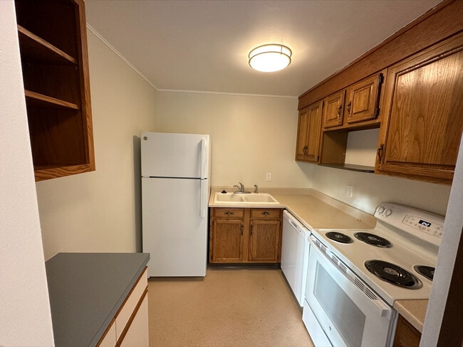 Kitchen - 12628 Northup Way