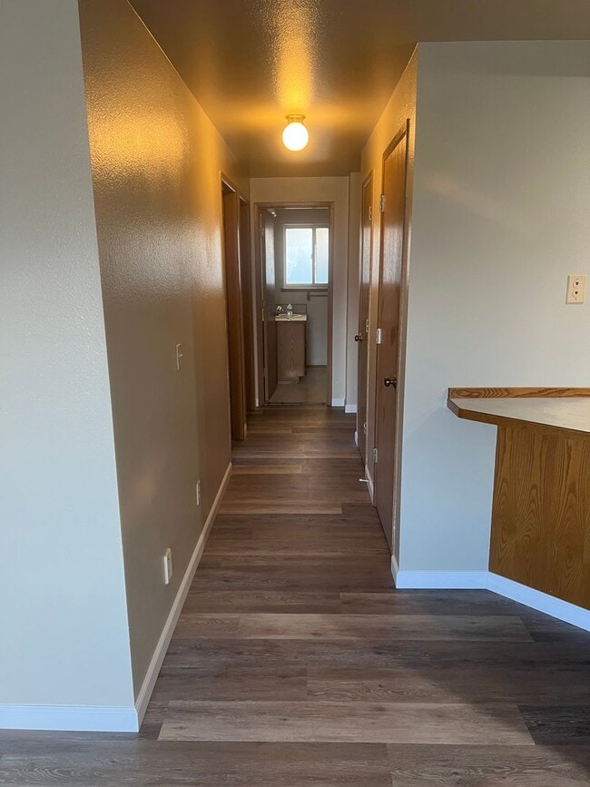 Building Photo - Rent Reduced!! Duplex for Rent, East Wenatchee