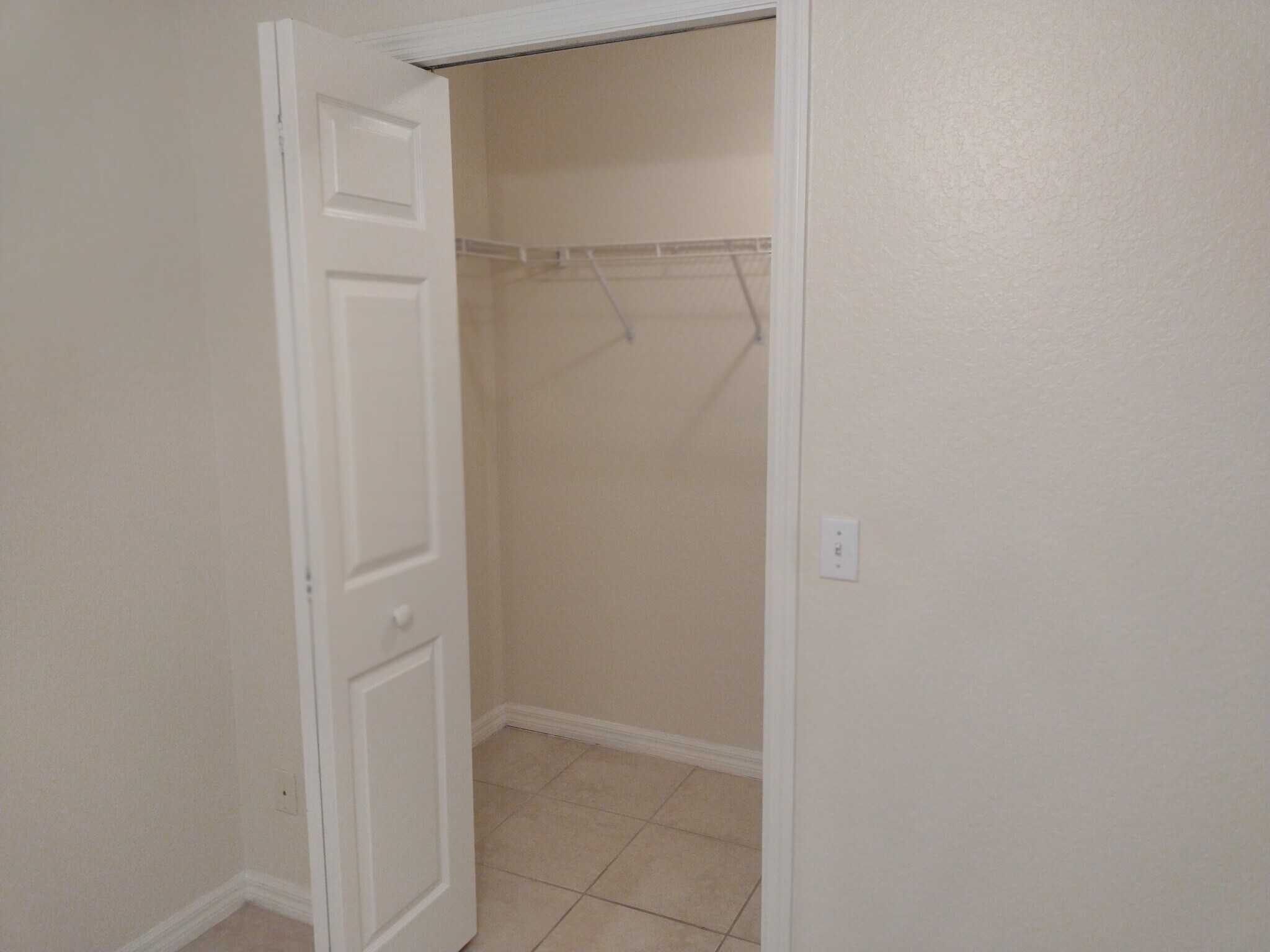 Building Photo - 7446 Pond Cir
